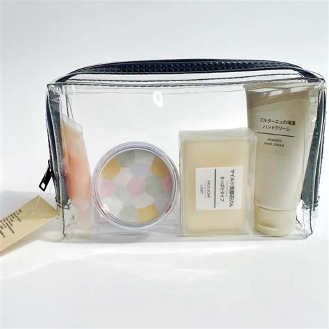 muji toiletry bag